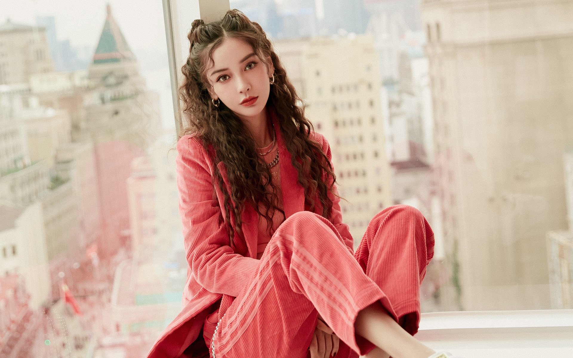 “边远地区青少年足球运动发展迅速,基层足球不断普及”,我国青少年足球发展现状